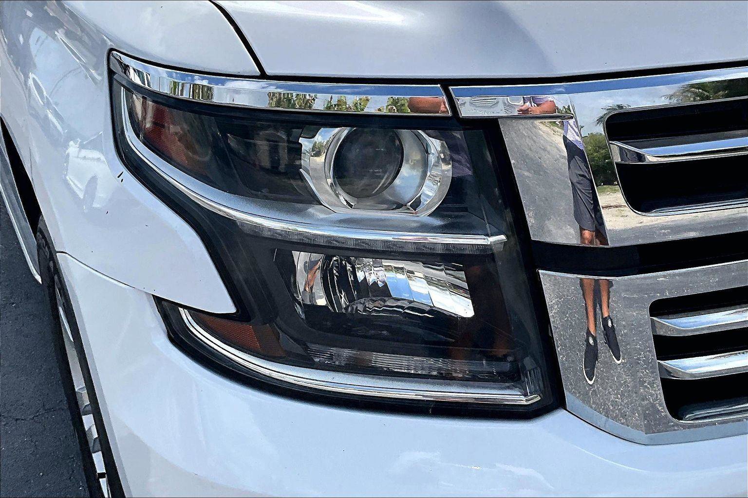 Used 2018 Chevrolet Suburban LT RWD image 33
