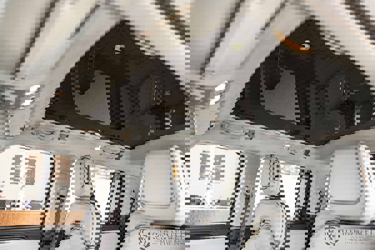 Used 2024 Rivian R1S Adventure image 20