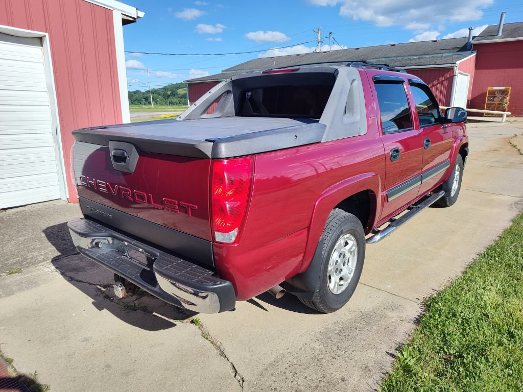 Used 2006 Chevrolet Avalanche Z71 w/ Sun And Sound Package AWD/4WD image 3