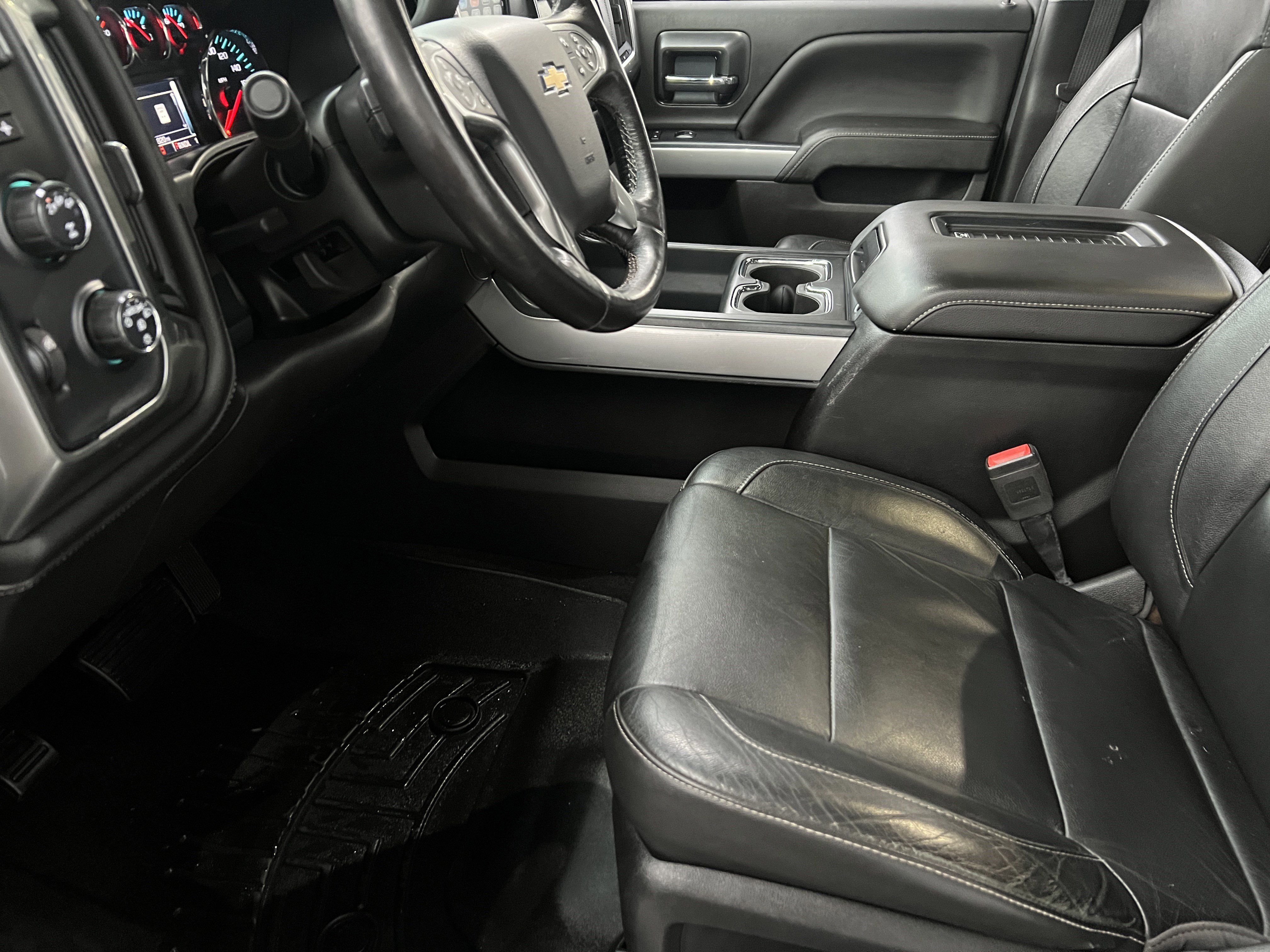 Used 2018 Chevrolet Silverado 3500 LTZ image 18