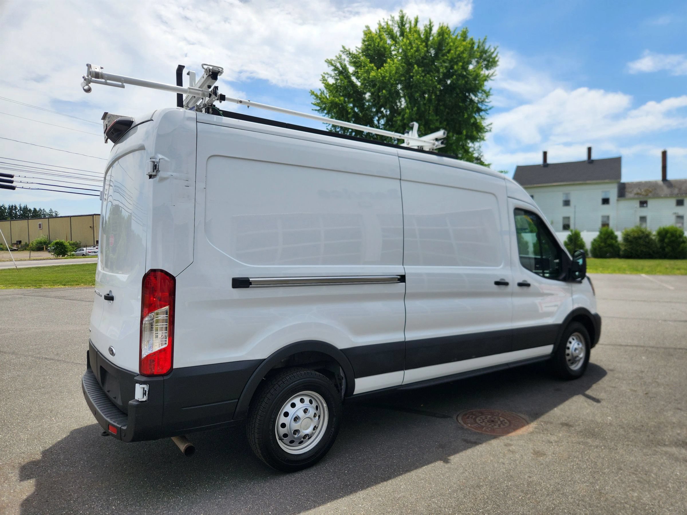 Used 2023 Ford Transit 250 Medium Roof AWD w/ Load Area Protection Package image 15
