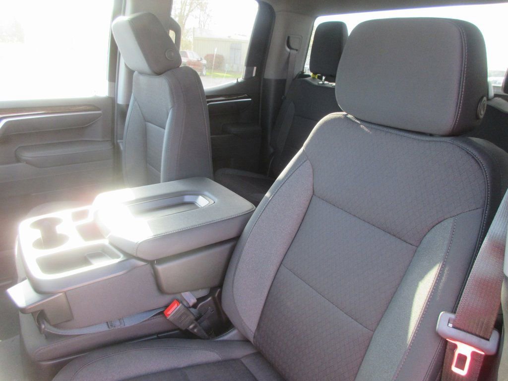 New 2026 GMC Sierra 1500 SLE image 11