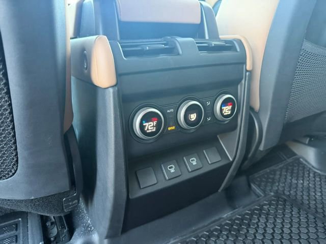 Used 2025 Land Rover Defender 110 X-Dynamic SE image 18