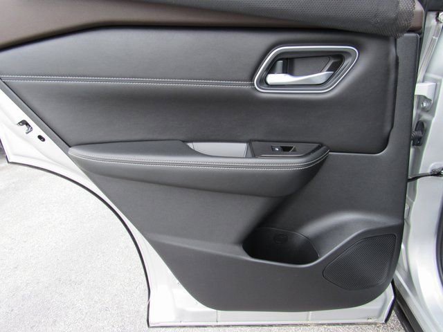 Used 2021 Nissan Rogue SV w/ Premium Package image 21