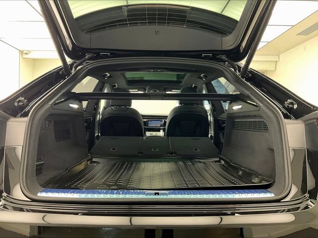 New 2027 Audi Q8 Premium Plus AWD/4WD image 12