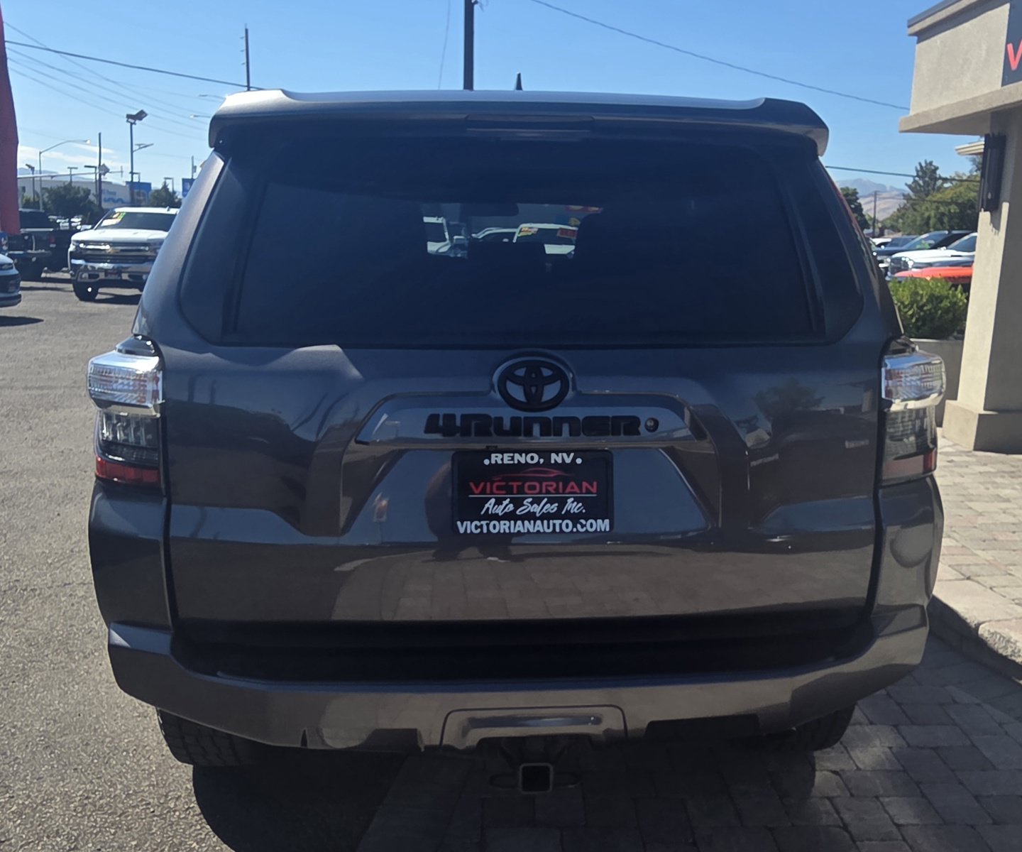 Used 2018 Toyota 4Runner SR5 AWD/4WD image 6