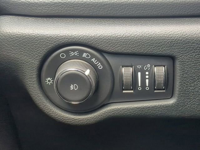 New 2026 Chrysler Pacifica Select image 29