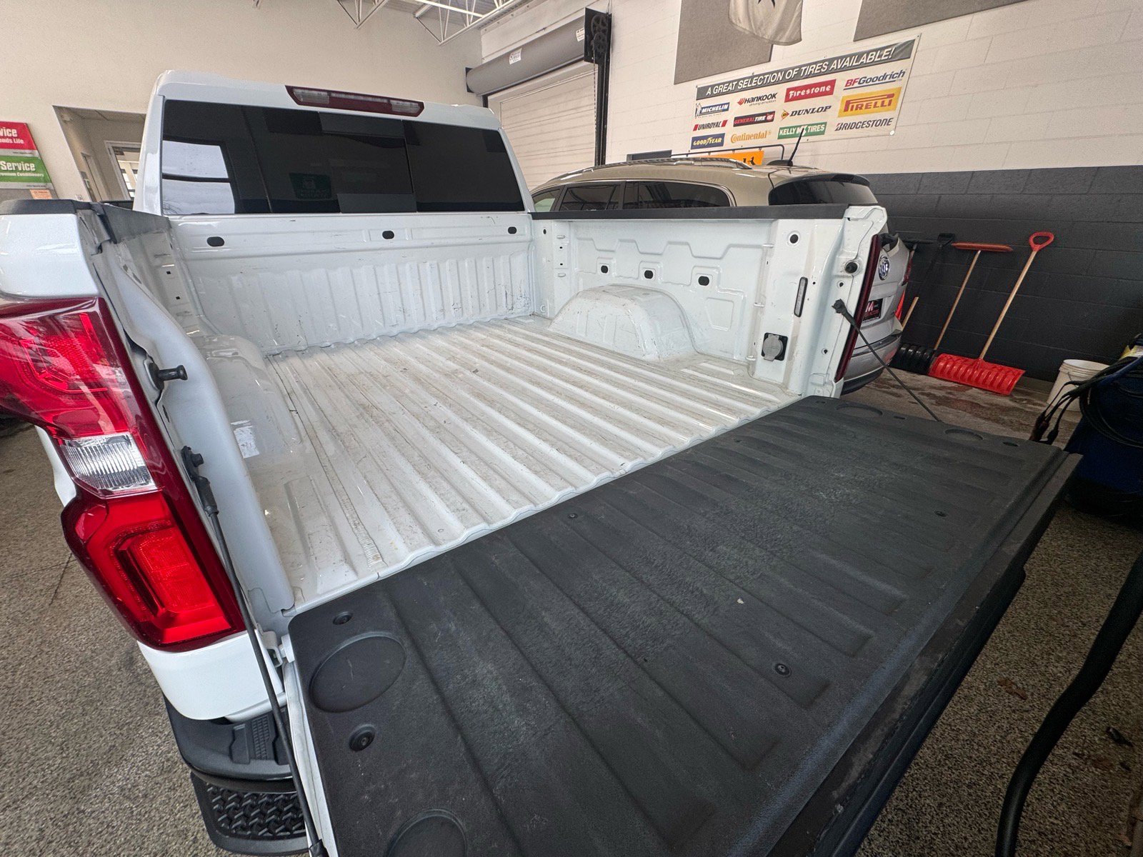 Used 2024 Chevrolet Silverado 1500 LT Trail Boss w/ Convenience Package II image 8