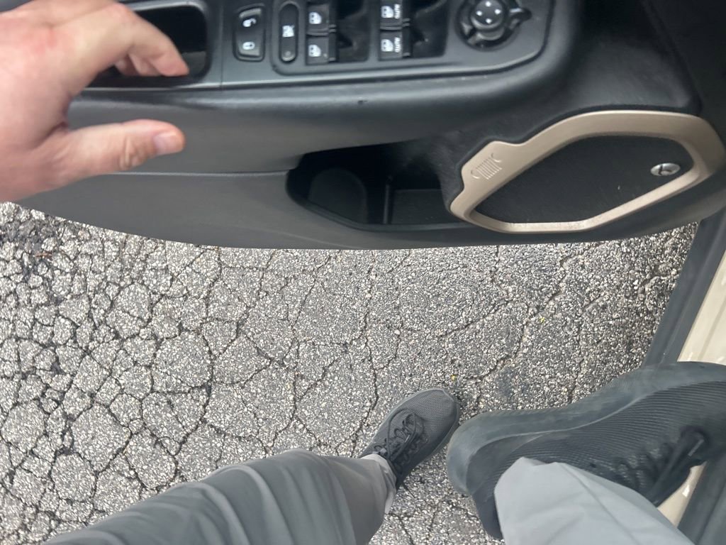 Used 2016 Jeep Renegade 75th Anniversary AWD/4WD image 21