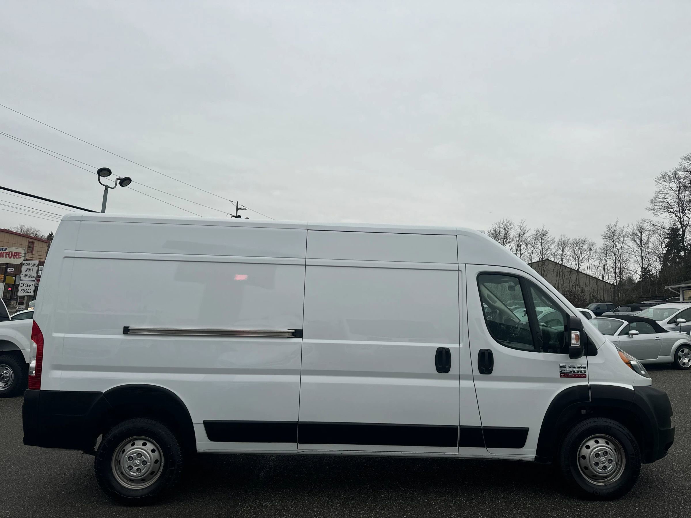Used 2019 RAM ProMaster 2500 w/ Interior Convenience Group image 8