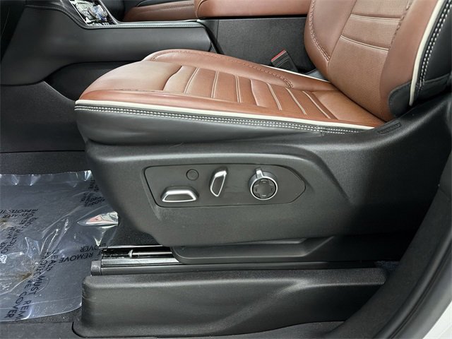 Used 2024 GMC Yukon Denali Ultimate image 24