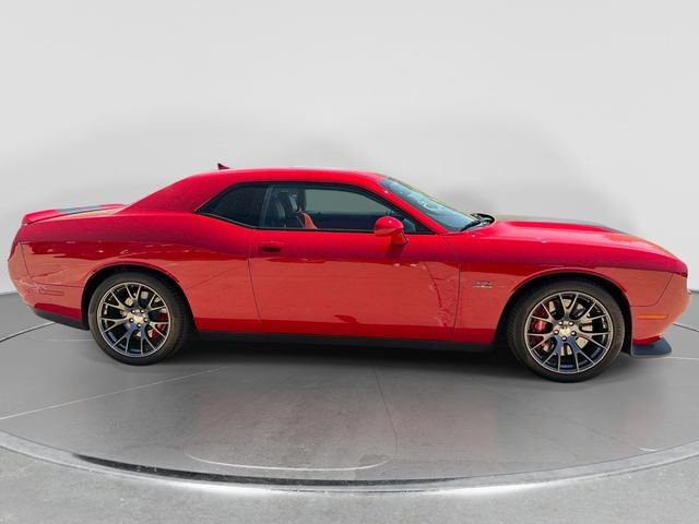 Used 2016 Dodge Challenger SRT w/ Technology Group image 2