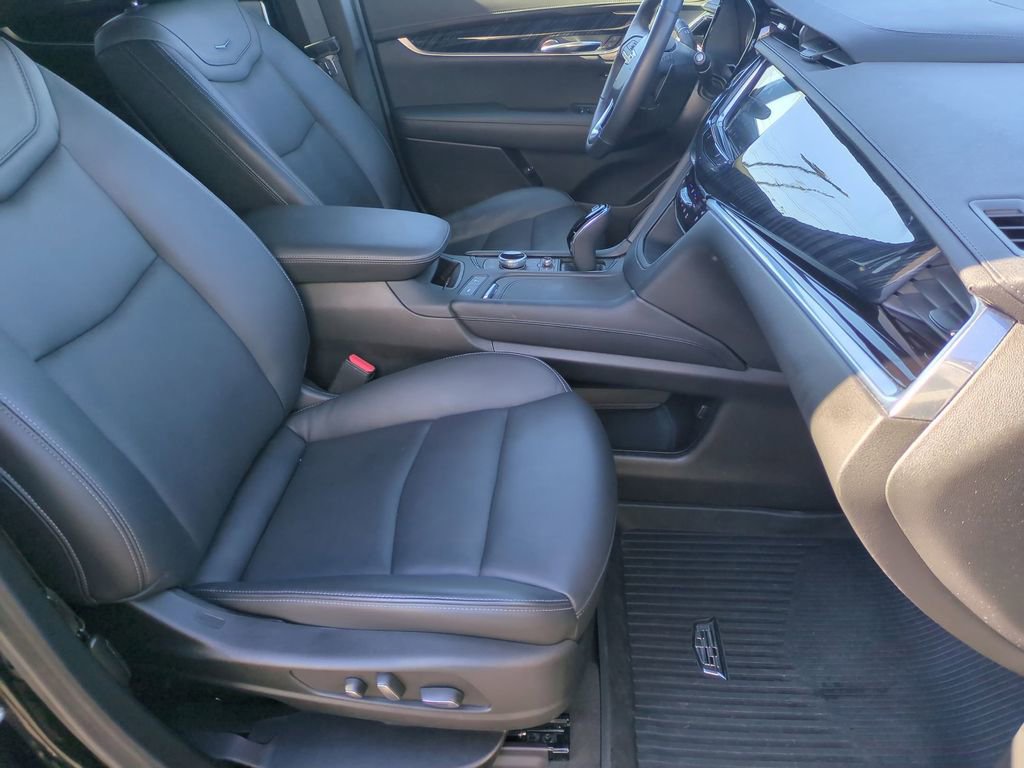 Used 2024 Cadillac XT6 Premium Luxury w/ Technology Package image 22
