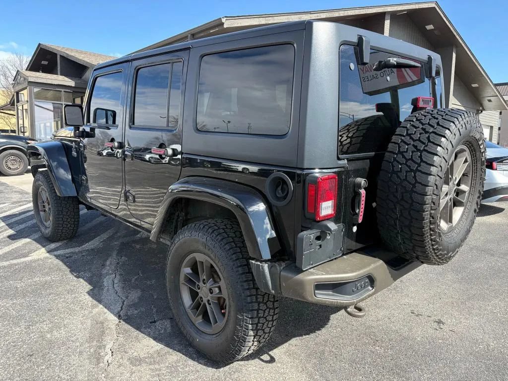 Used 2017 Jeep Wrangler Unlimited Sahara AWD/4WD image 3
