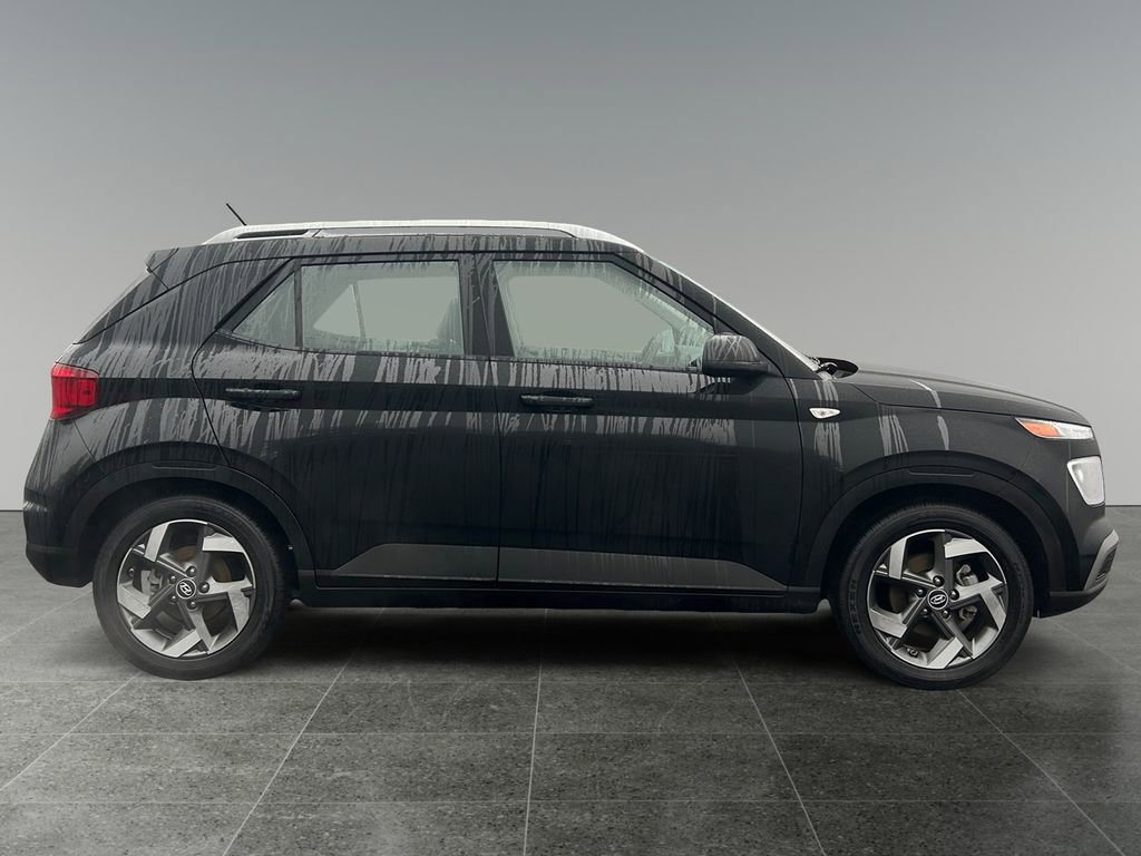Certified 2025 Hyundai Venue SEL image 8