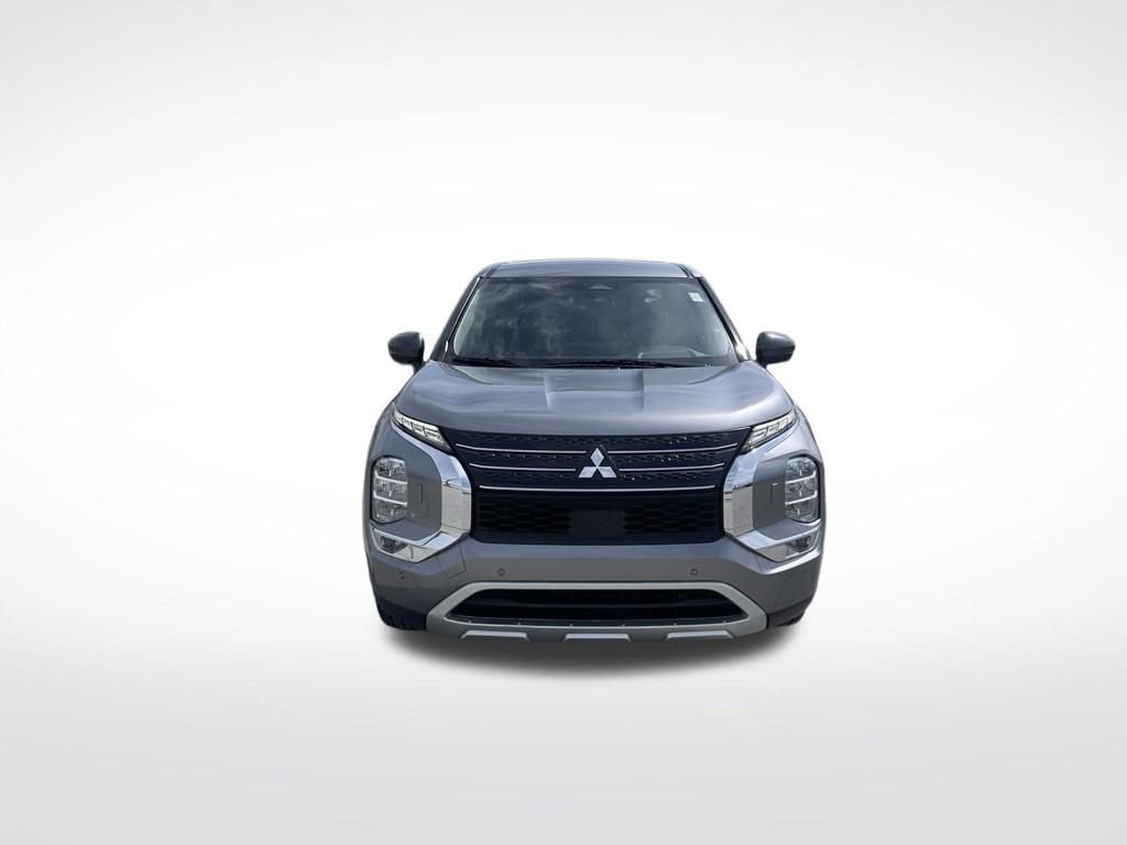 Used 2022 Mitsubishi Outlander SE image 8