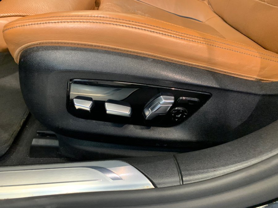 Used 2021 BMW 750i xDrive w/ Executive Package AWD/4WD image 19