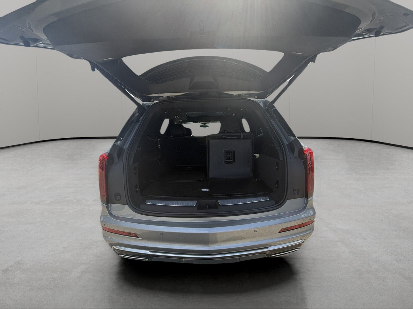 Used 2025 Cadillac XT6 Luxury w/ LPO, Floor Liner Package AWD/4WD image 34