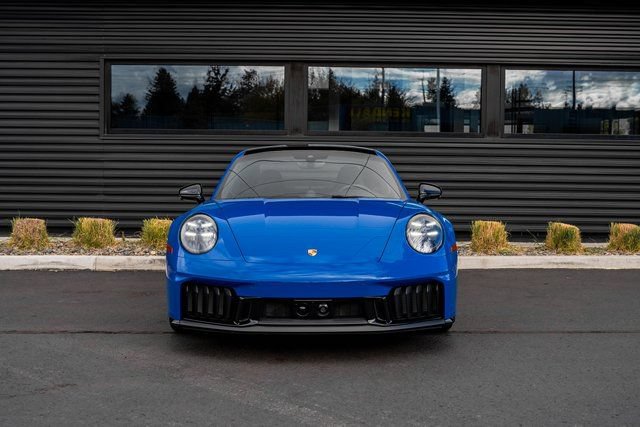 Used 2025 Porsche 911 Carrera GTS RWD image 6