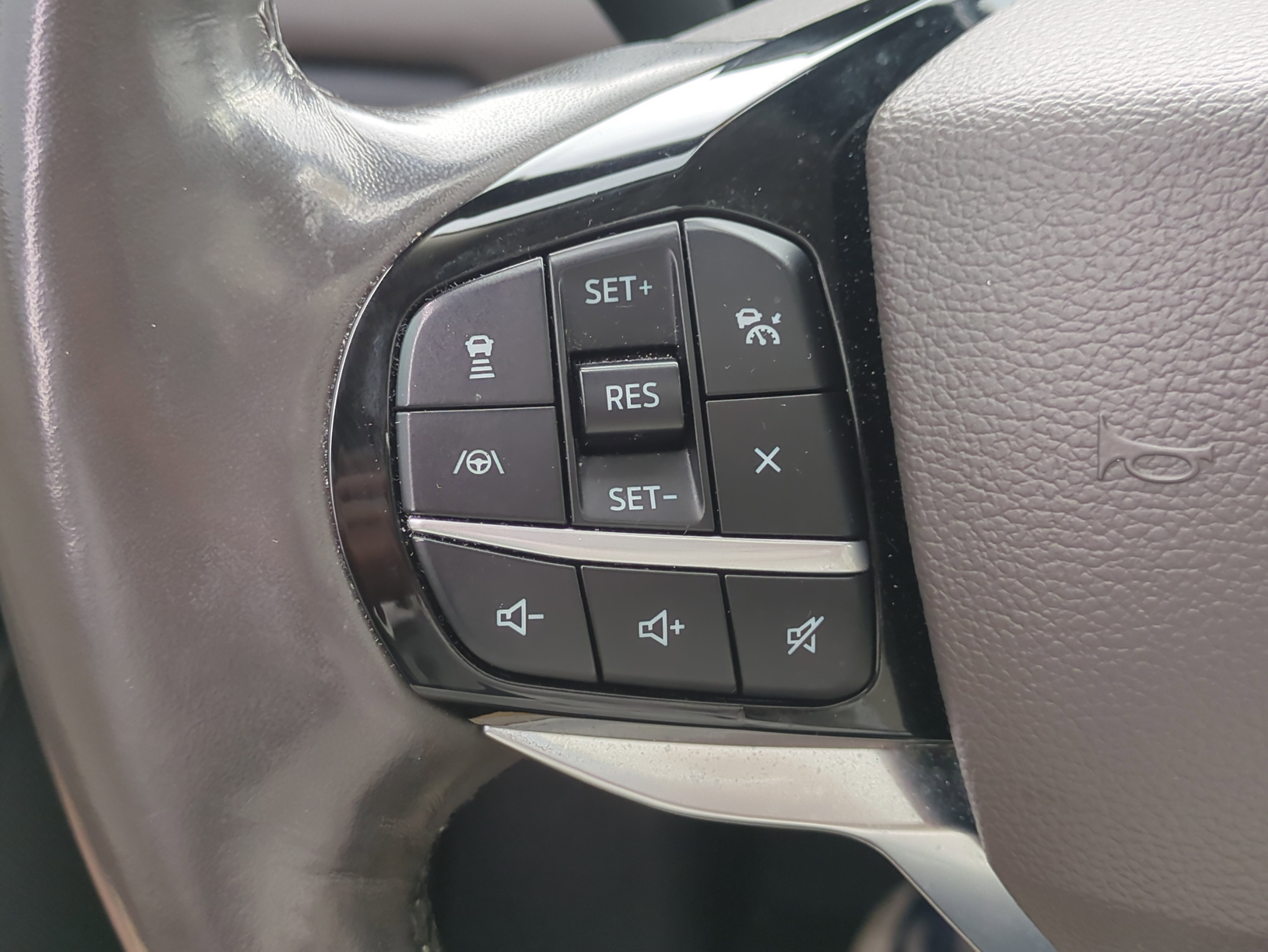 Used 2022 Ford Explorer Platinum w/ Equipment Group 601A image 28