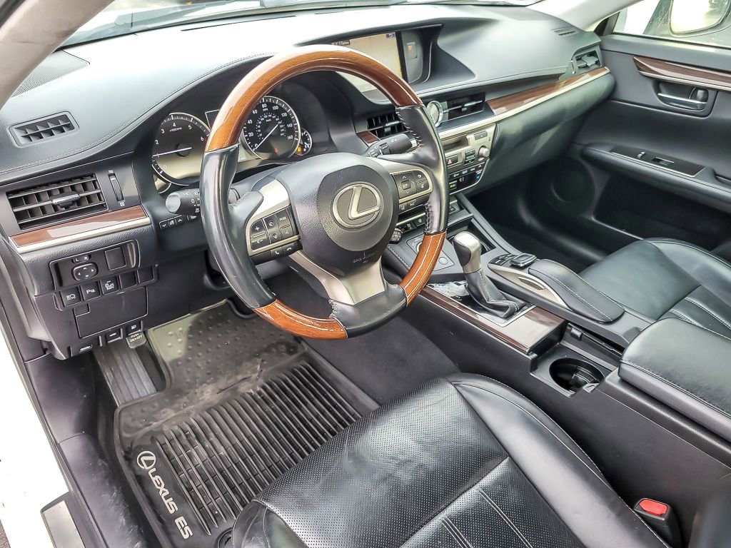 Used 2016 Lexus ES 350 w/ Luxury Package w/Wood Trim image 7