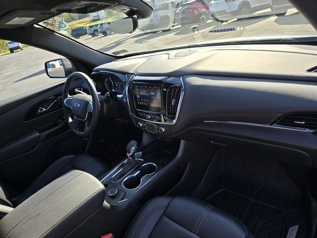 Used 2023 Chevrolet Traverse RS w/ LPO, Floor Liner Package image 28
