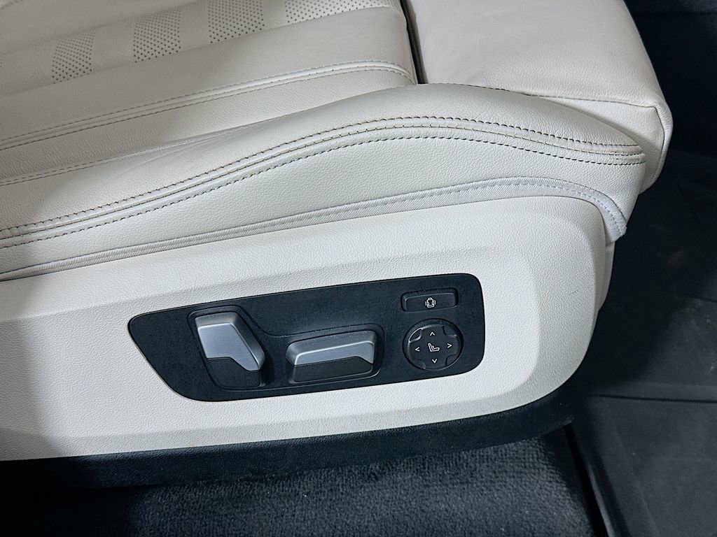 Used 2021 BMW X5 xDrive40i w/ M Sport Package image 23