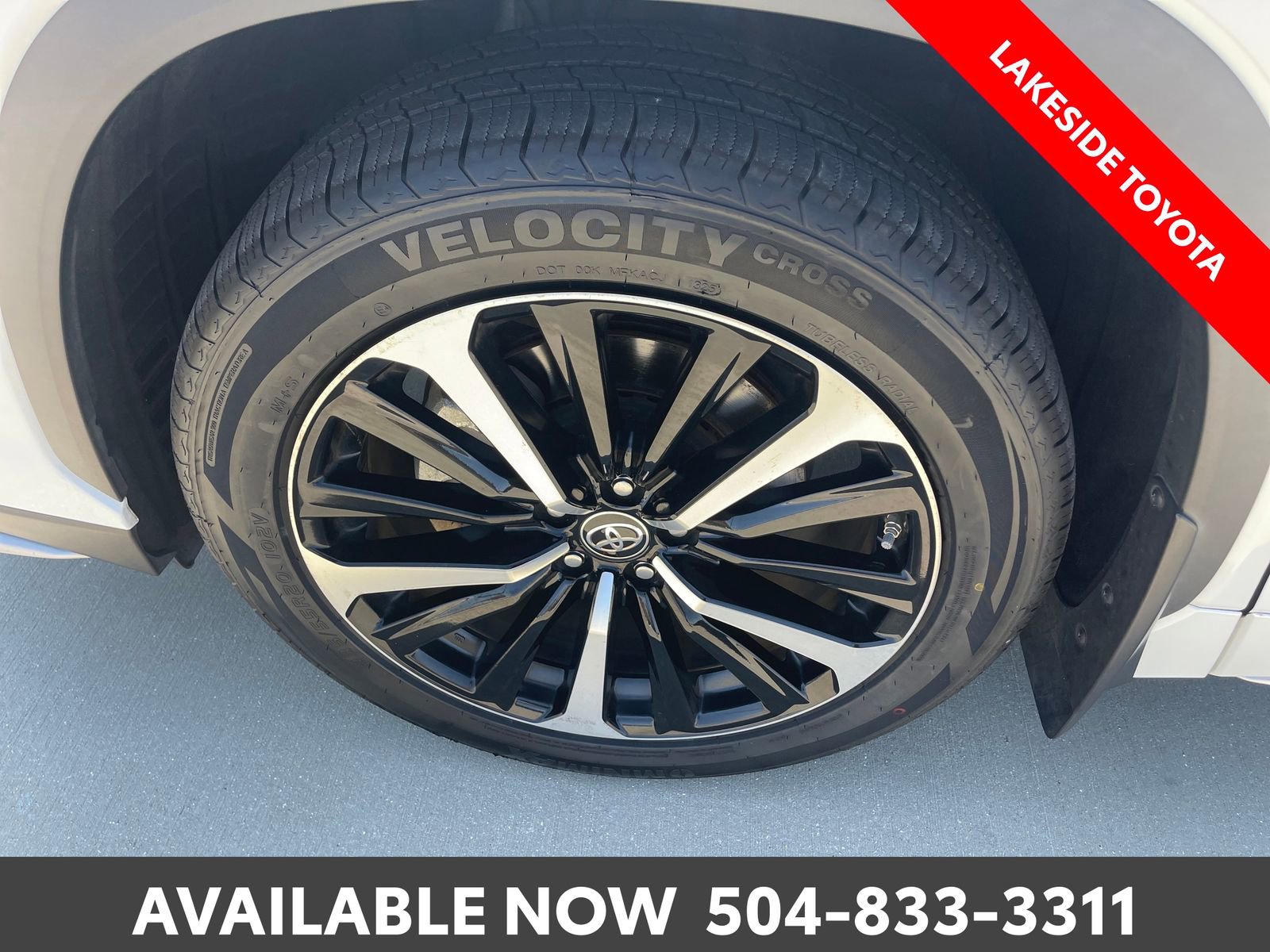 Used 2022 Toyota Highlander XSE FWD image 13