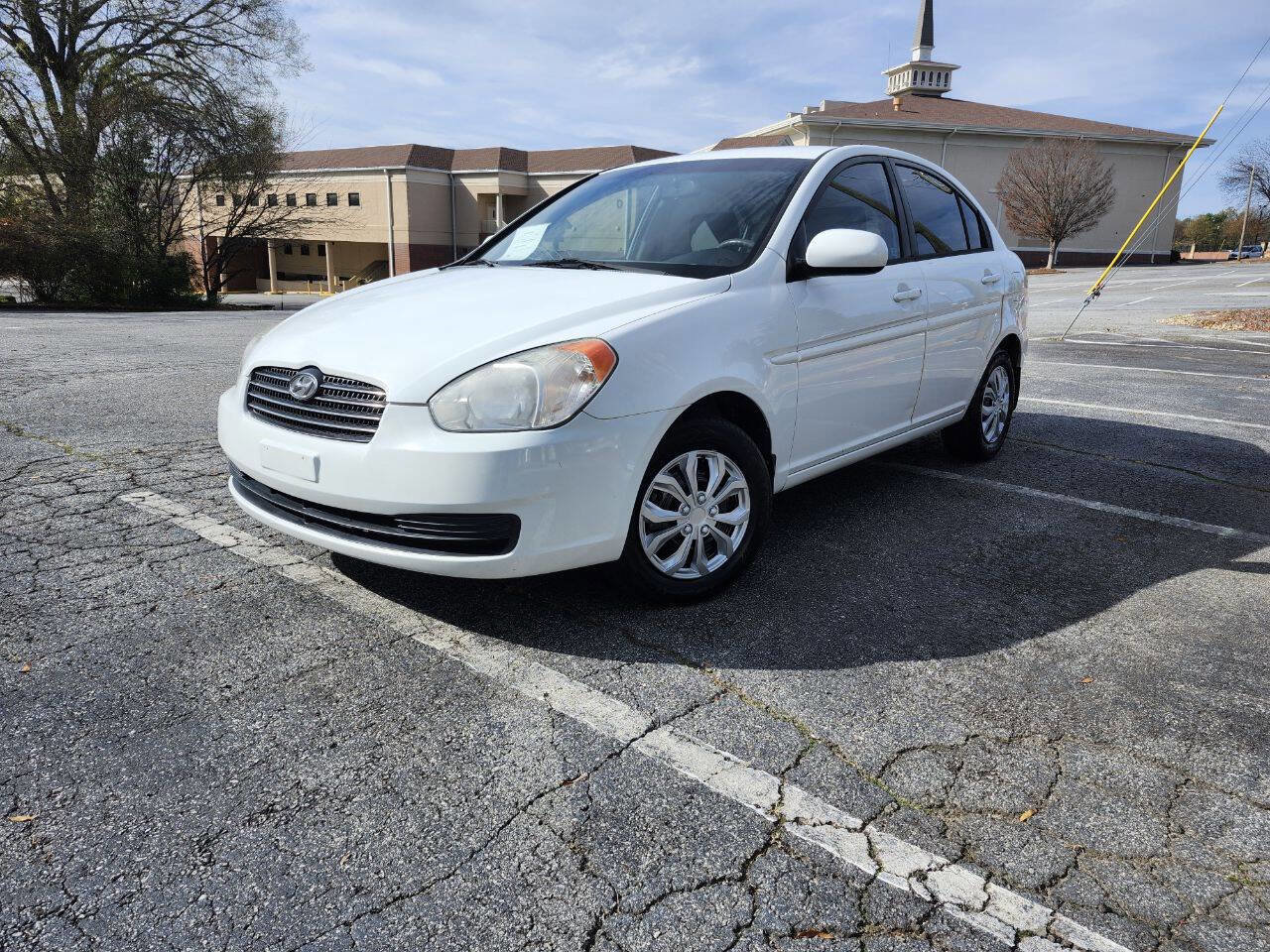 Used 2011 Hyundai Accent GLS w/ Premium Pkg 4 image 3