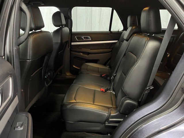 Used 2017 Ford Explorer XLT w/ Equipment Group 202A FWD image 12