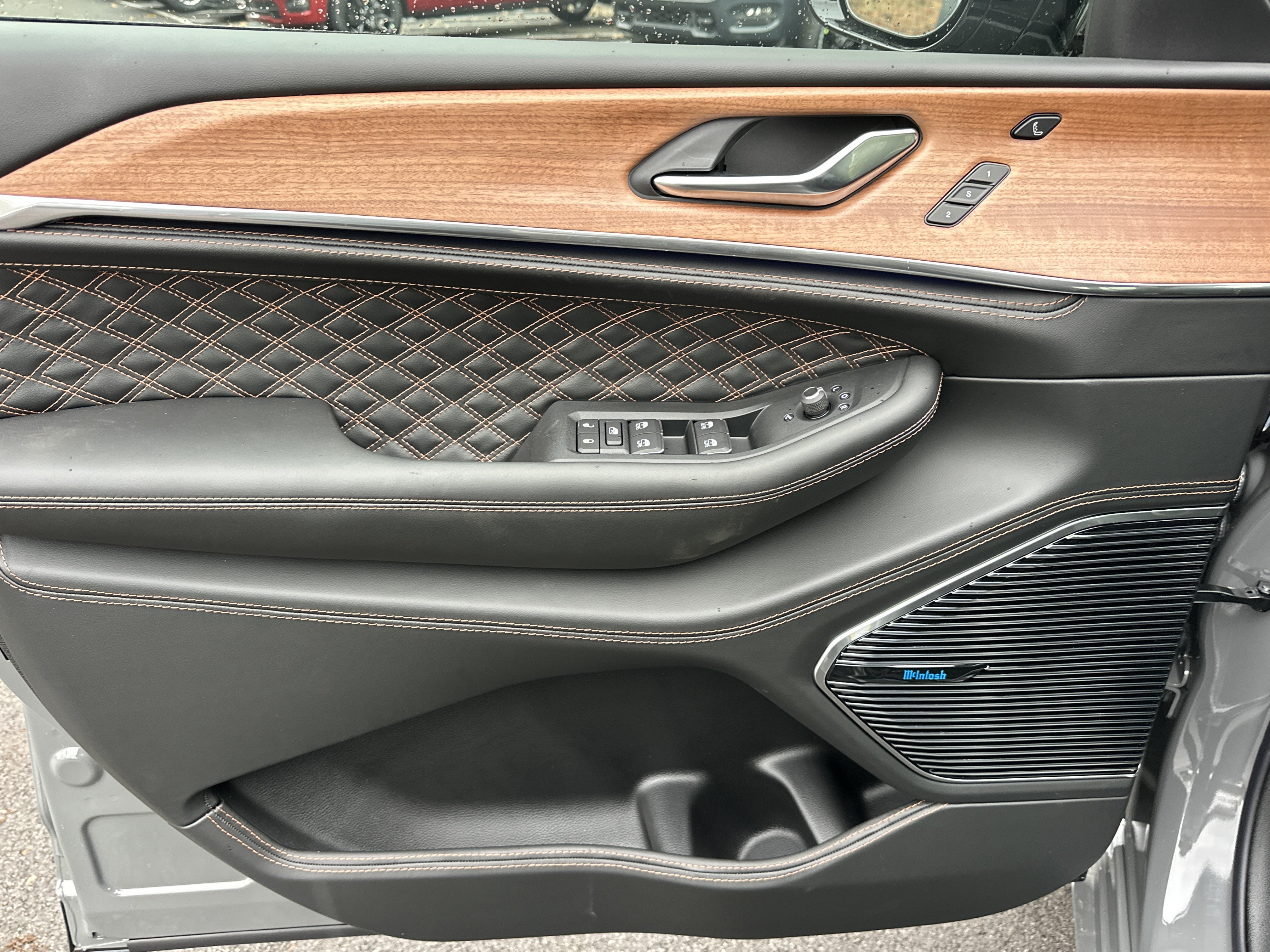 New 2027 Jeep Grand Cherokee Summit AWD/4WD image 31