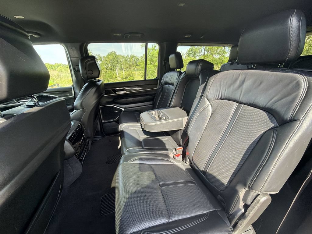 Used 2022 Jeep Wagoneer Series II AWD/4WD image 25