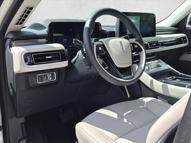 New 2026 Lincoln Aviator 2WD image 3