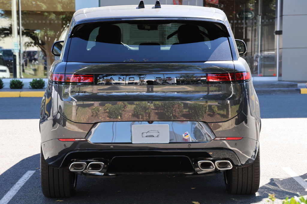 New 2027 Land Rover Range Rover Sport Dynamic SE AWD/4WD image 6