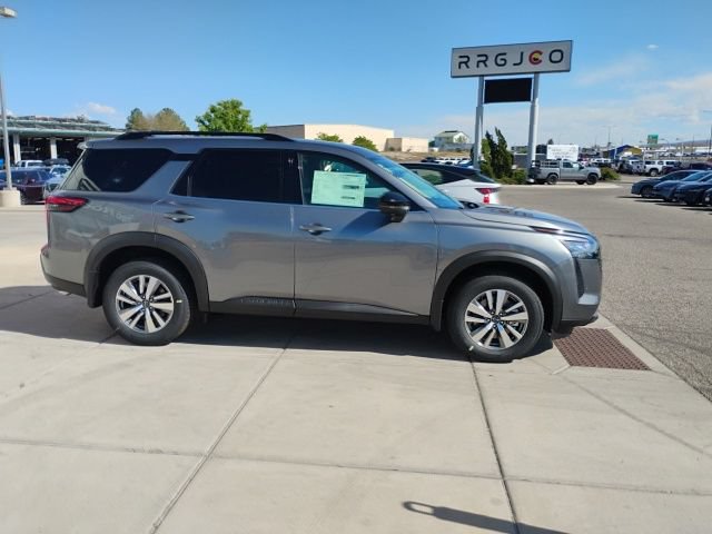 New 2026 Nissan Pathfinder SL w/ Cargo Package AWD/4WD image 4