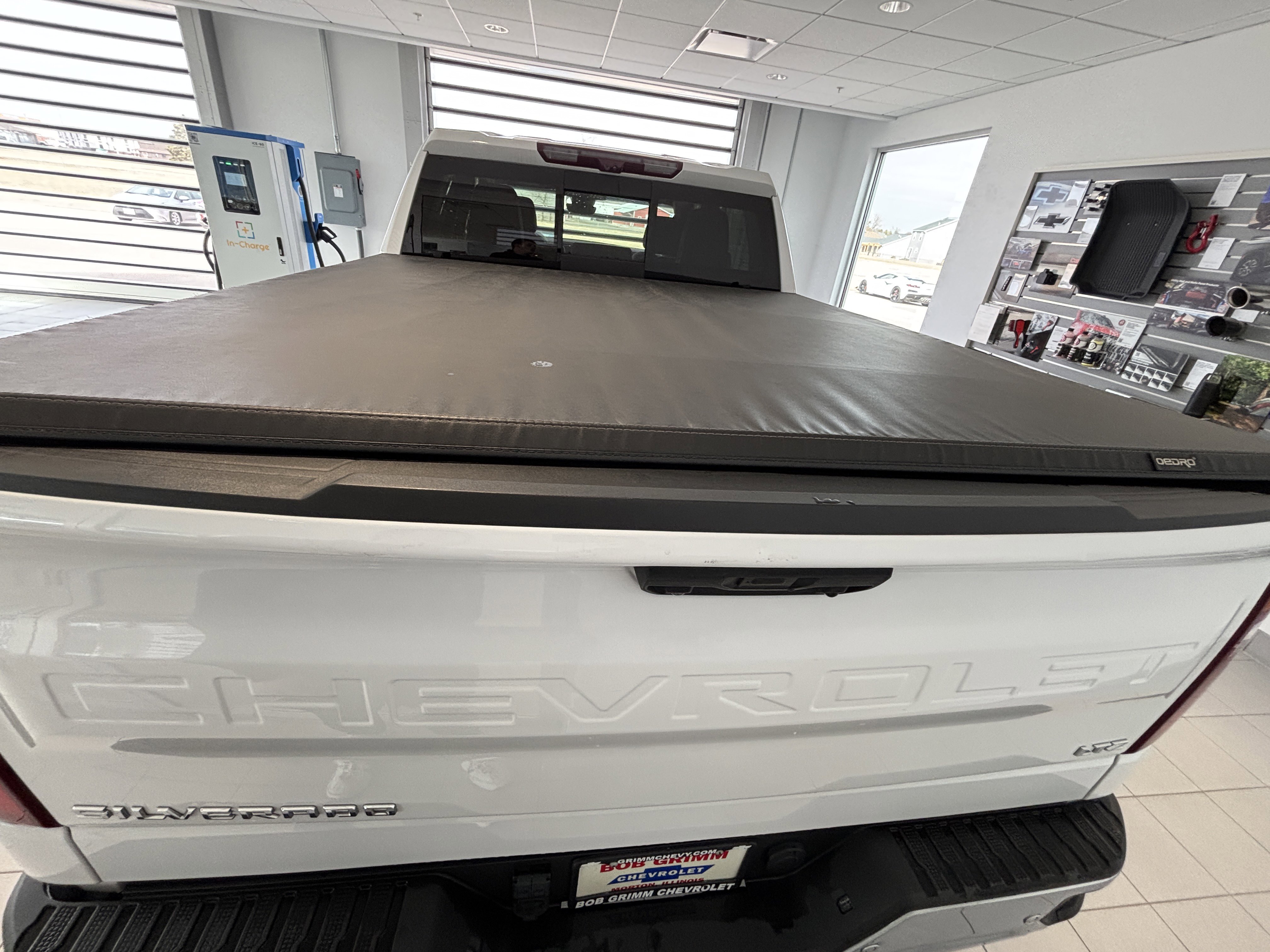 Used 2023 Chevrolet Silverado 1500 LTZ w/ Technology Package image 3