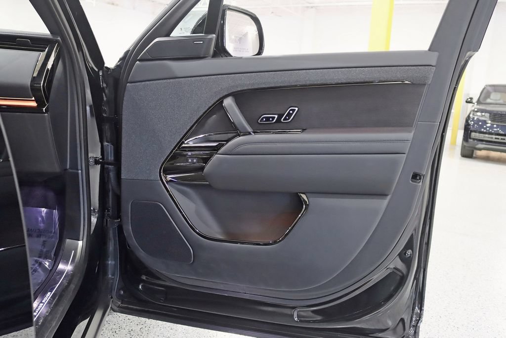 Used 2023 Land Rover Range Rover Sport SE AWD/4WD image 36