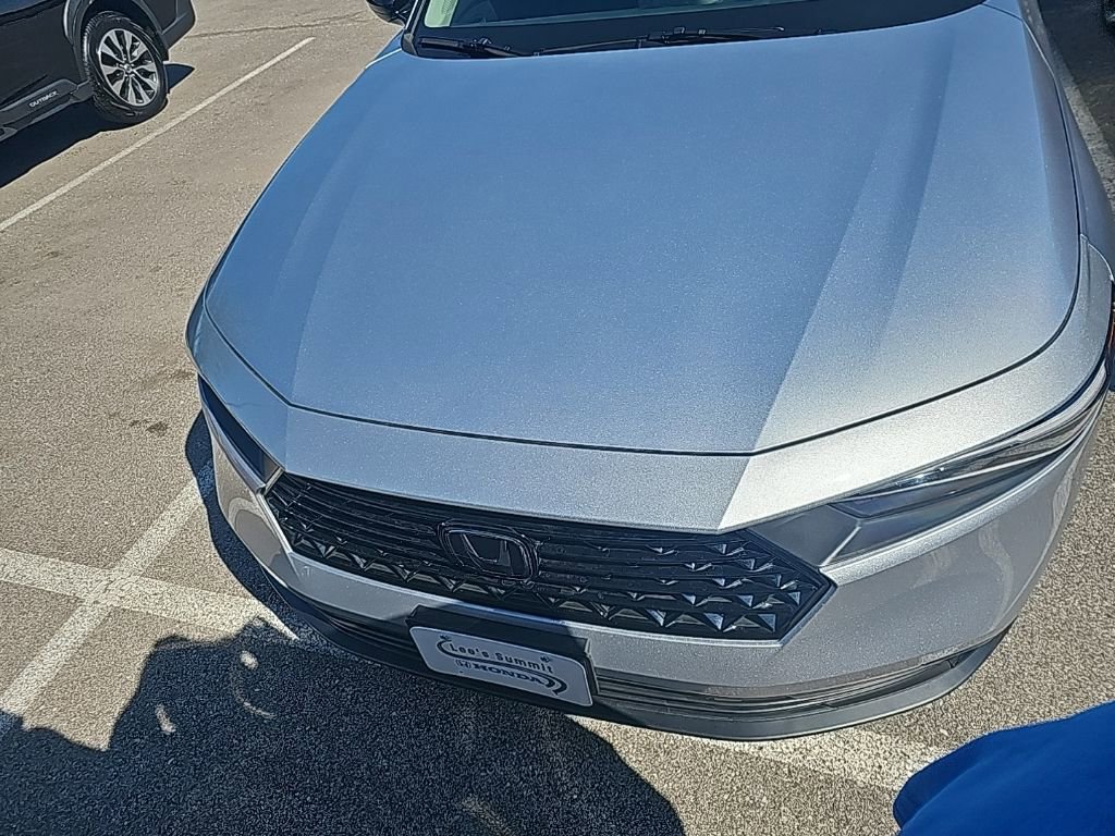 Used 2025 Honda Accord SE image 2