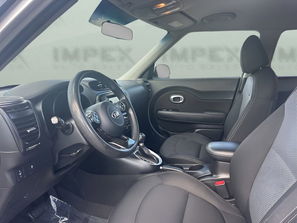Used 2019 Kia Soul + image 9