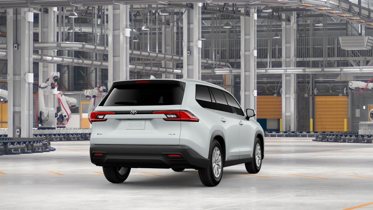 New 2026 Toyota Grand Highlander XLE FWD image 9