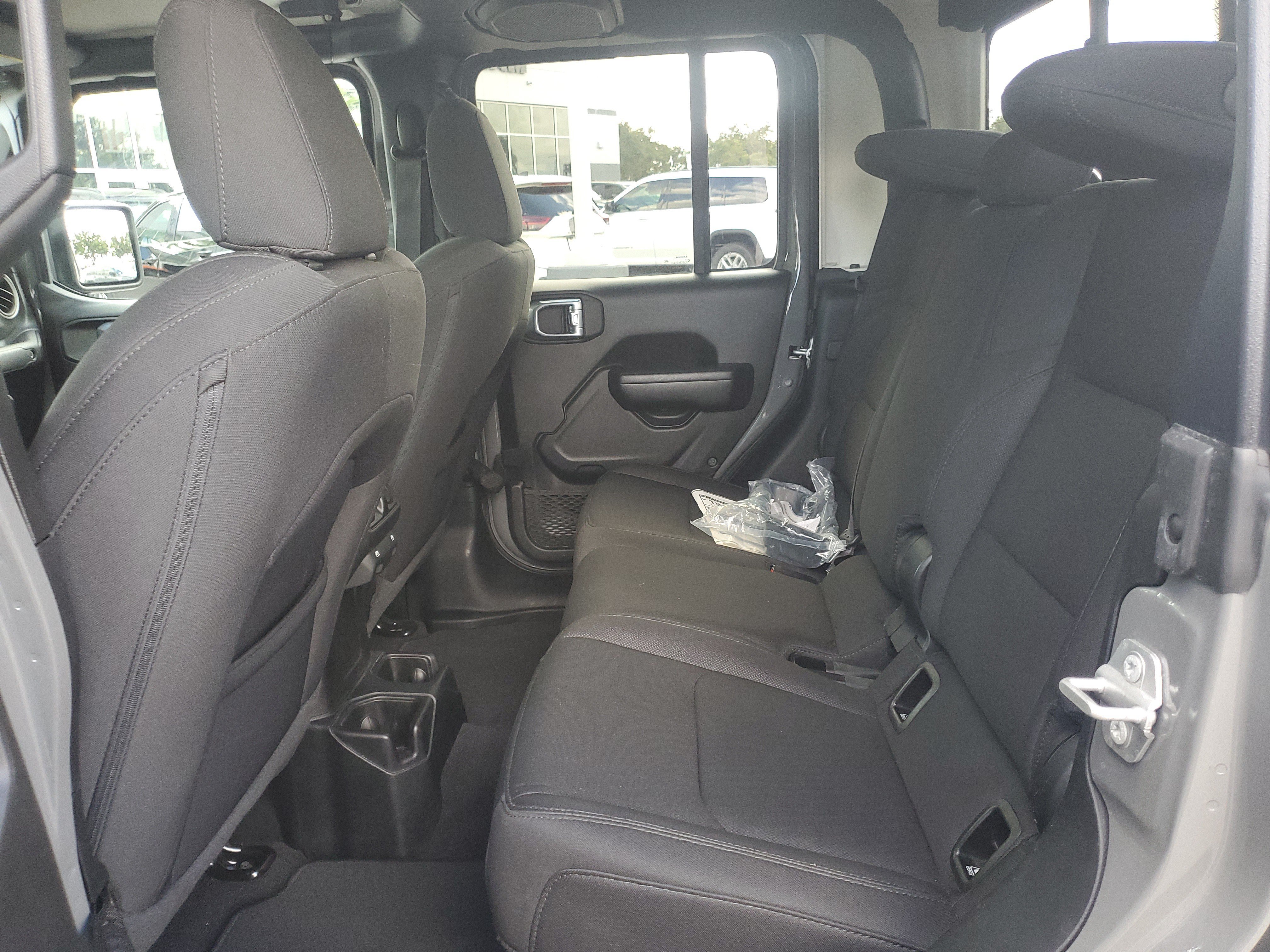 Used 2021 Jeep Gladiator Sport AWD/4WD image 9