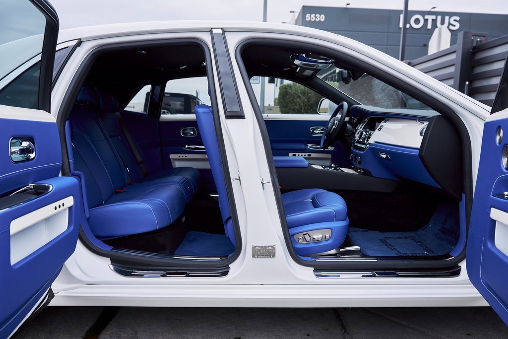 Used 2019 Rolls-Royce Ghost image 24