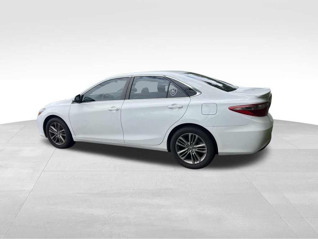 Used 2017 Toyota Camry SE FWD image 6