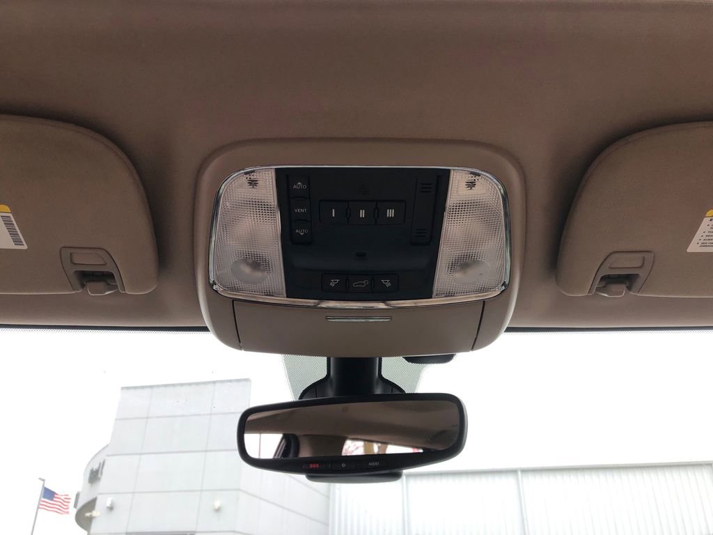Used 2018 Jeep Grand Cherokee Limited AWD/4WD image 28