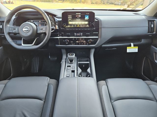 New 2025 Nissan Pathfinder SL w/ Black Appearance Package image 14