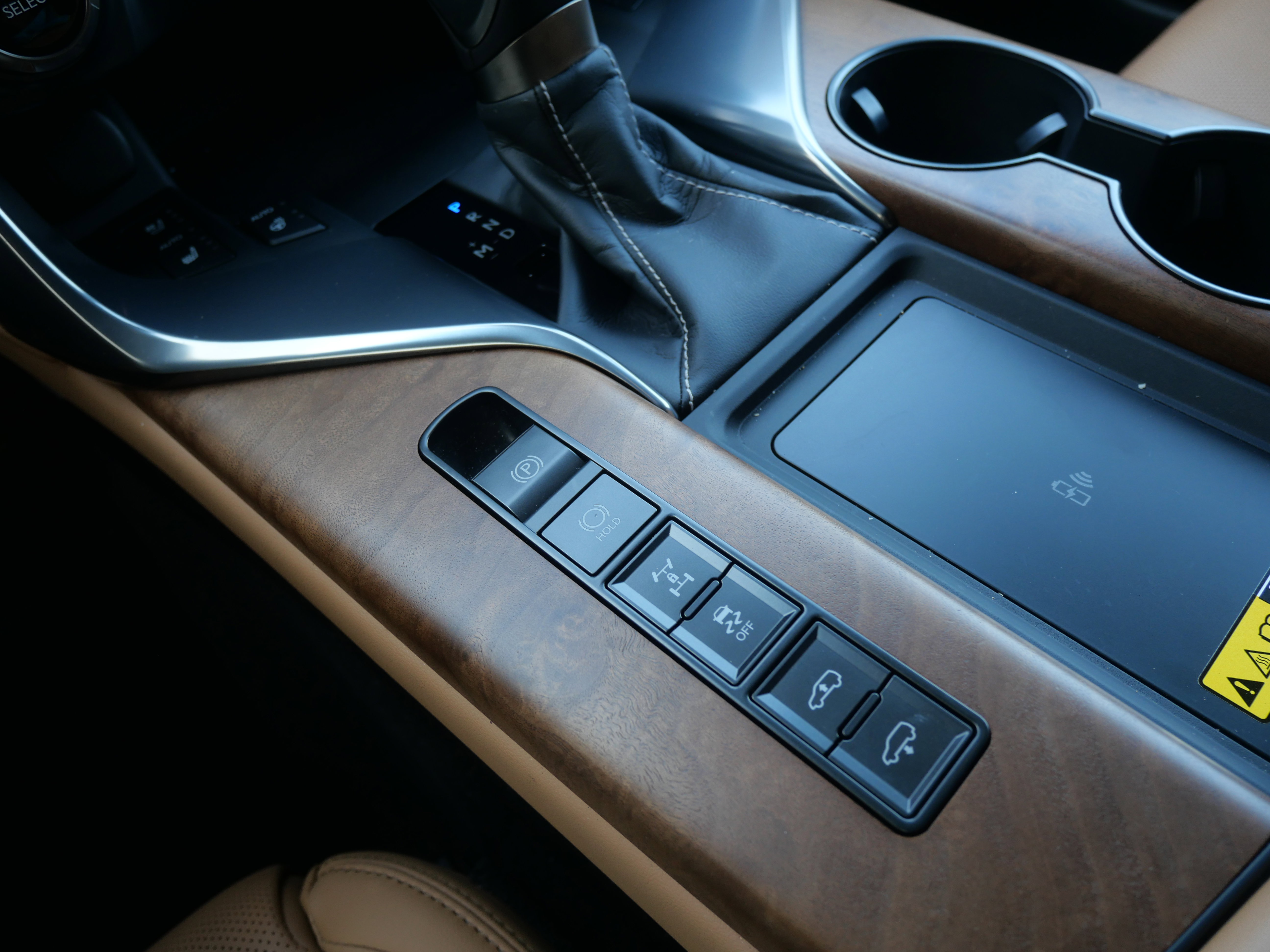 Used 2025 Lexus LX 600 4WD w/ Luxury Package image 22