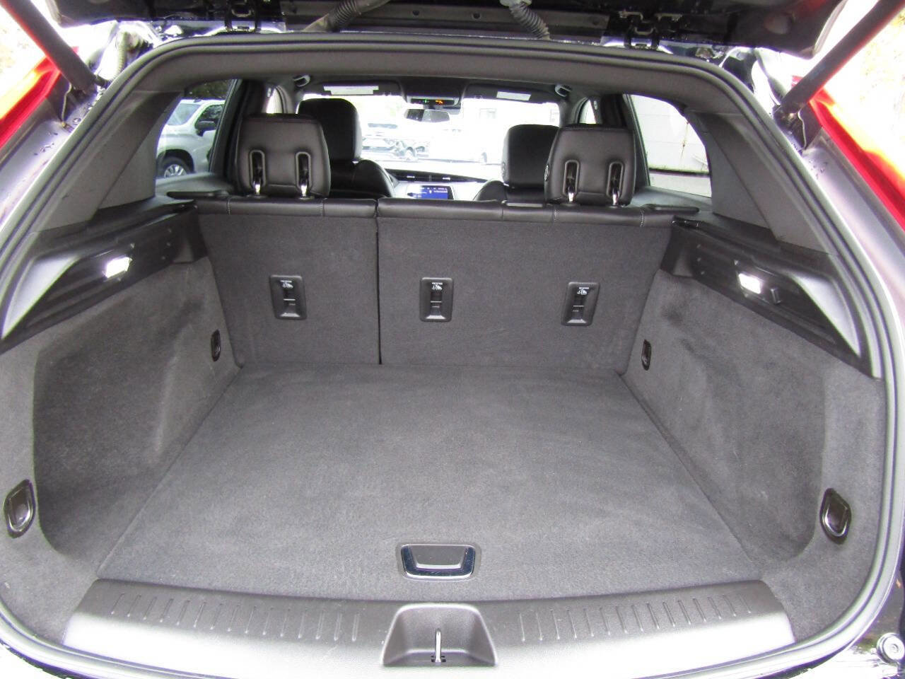 Used 2022 Cadillac XT4 Luxury image 23