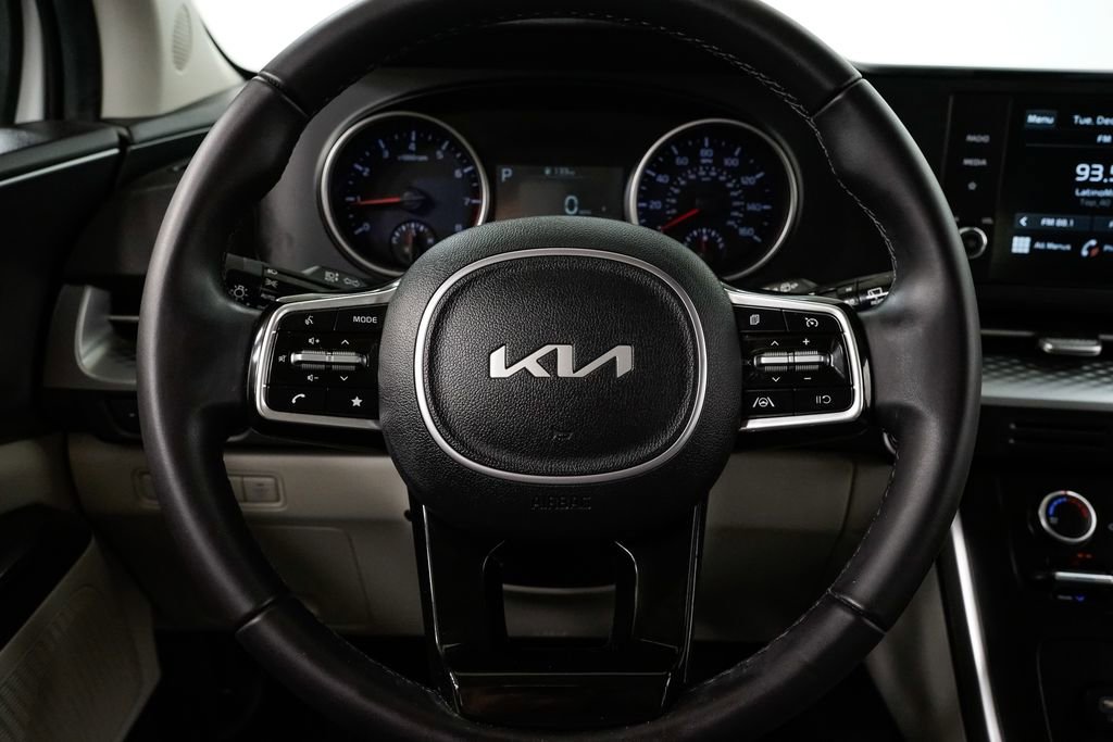 Certified 2024 Kia Carnival LX image 11