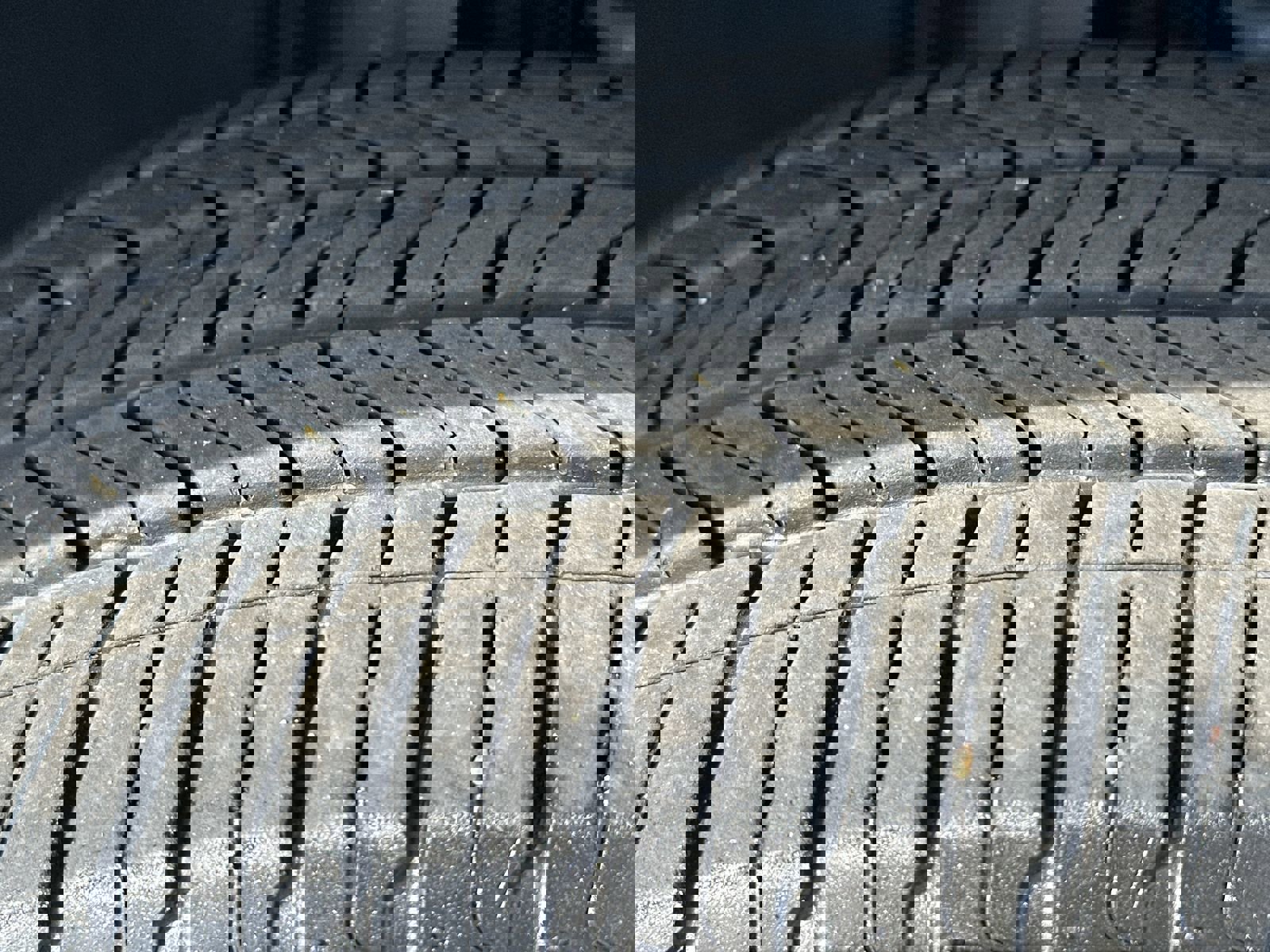 Used 2025 GMC Acadia Elevation image 12