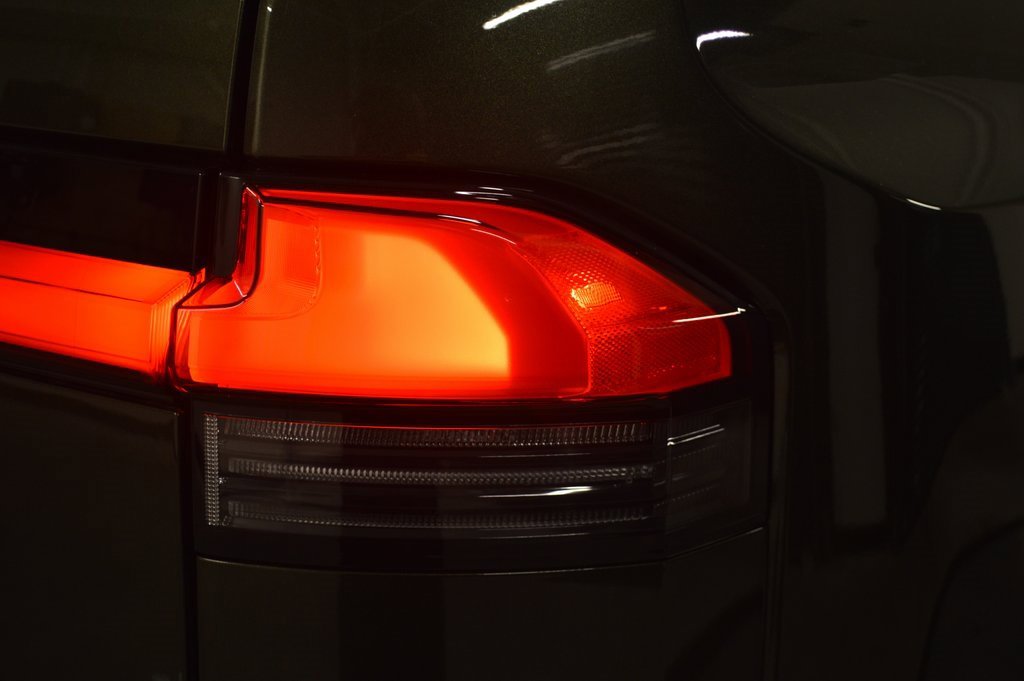 Used 2024 Lexus GX 550 w/ Accessory Package (Z1) image 12